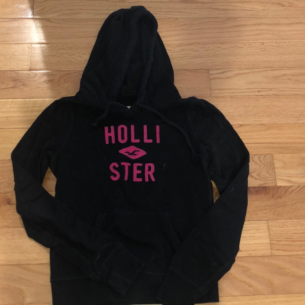 Black and Hot Pink Hollister Sweatshirt